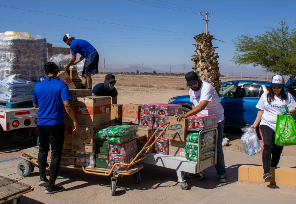 Colaboradores de EXE y Hermosillo entregaron las despensas recaudadas a La casa de paco