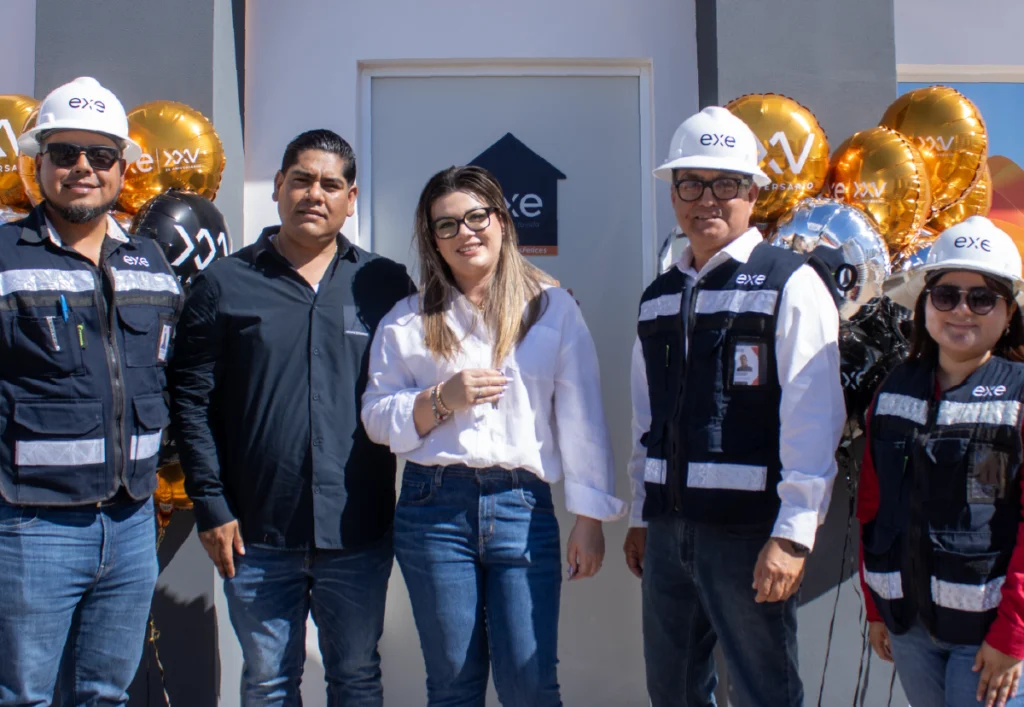 Casa 1,000: Familia con equipo EXE